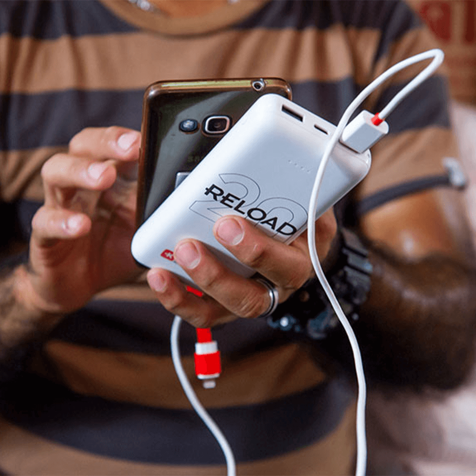 Batterie portable 20'000 mAh SkRoss designé en Suisse – Image 3