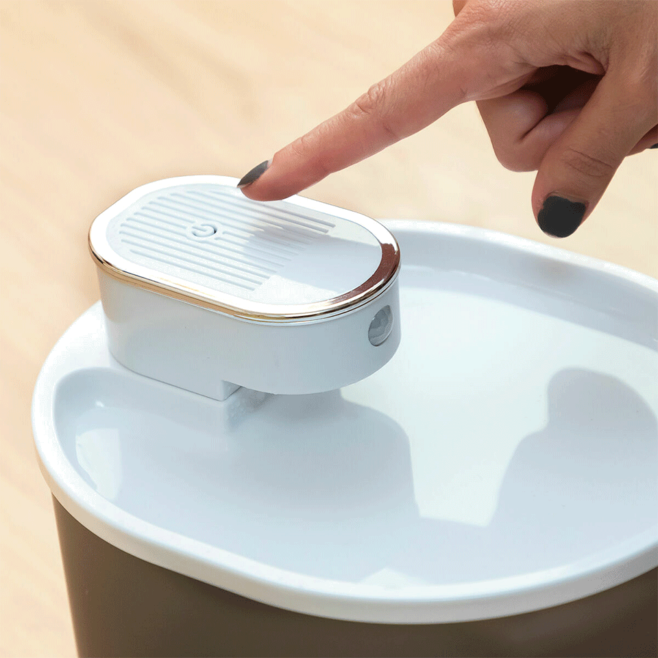 Fontaine pour chats rechargeable avec détecteur InnovaGoods – Image 4